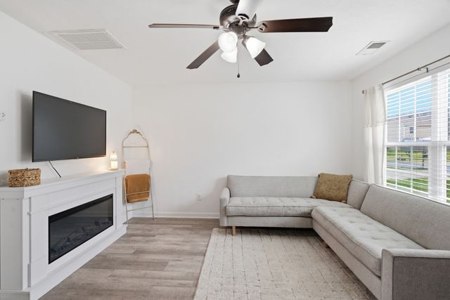 418 Deer Meadow Ln, Lebanon, TN 37090