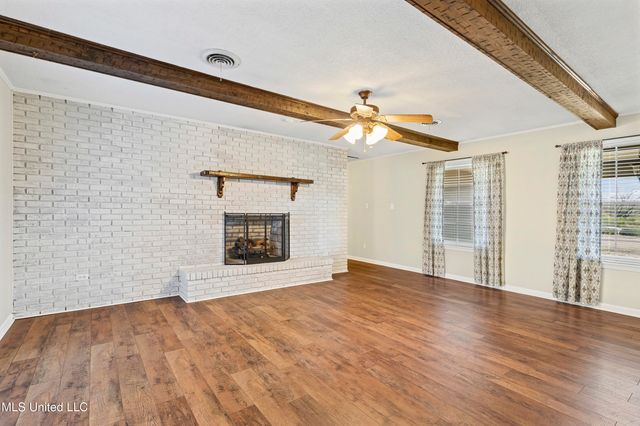 213 Dogwood Lane, Batesville, MS 38606