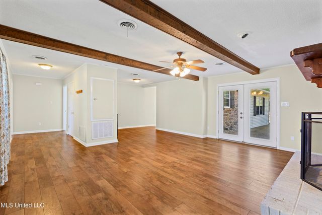 213 Dogwood Lane, Batesville, MS 38606
