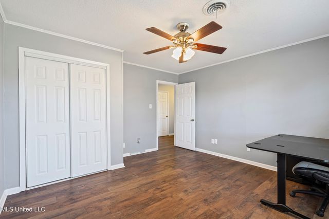 213 Dogwood Lane, Batesville, MS 38606