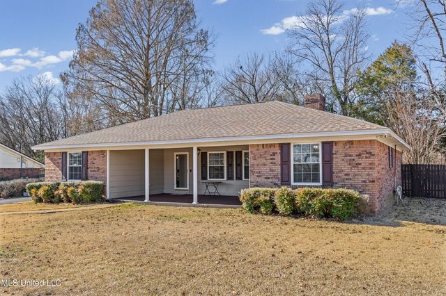 213 Dogwood Lane, Batesville, MS 38606