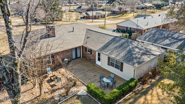 213 Dogwood Lane, Batesville, MS 38606