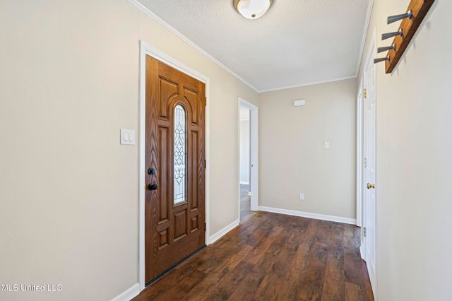 213 Dogwood Lane, Batesville, MS 38606