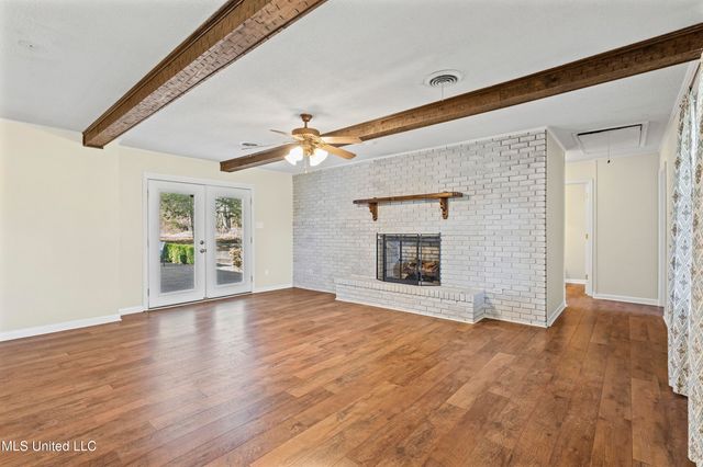 213 Dogwood Lane, Batesville, MS 38606