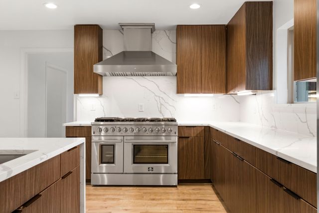 9415 Hill View Drive, Dallas, TX 75231