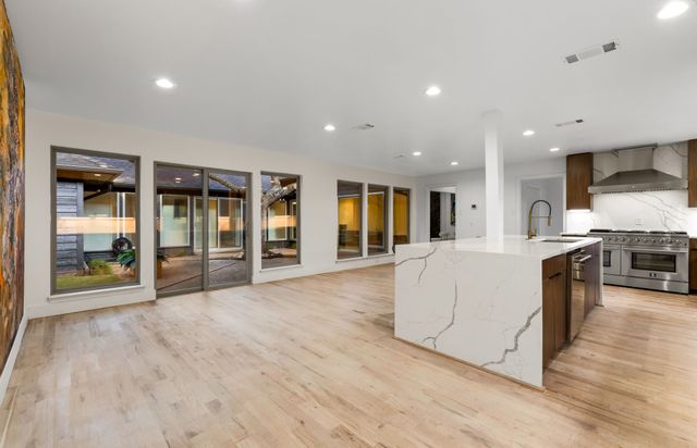 9415 Hill View Drive, Dallas, TX 75231