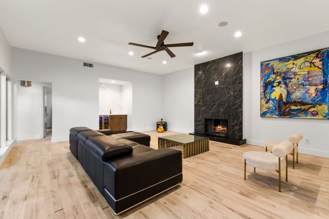 9415 Hill View Drive, Dallas, TX 75231