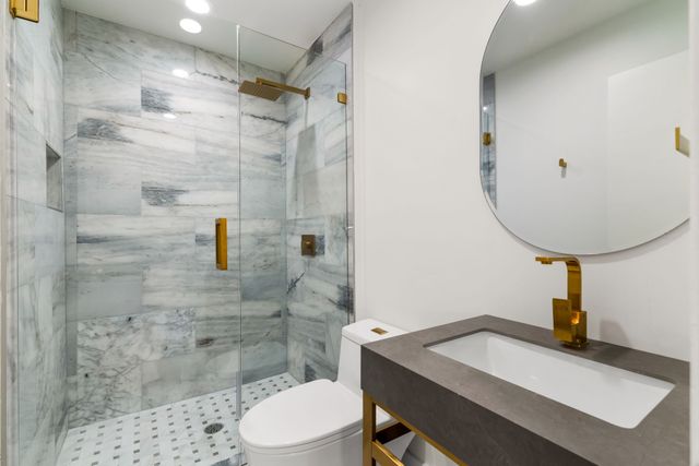 9415 Hill View Drive, Dallas, TX 75231