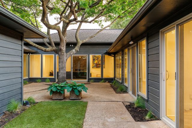 9415 Hill View Drive, Dallas, TX 75231