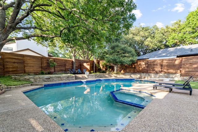 9415 Hill View Drive, Dallas, TX 75231