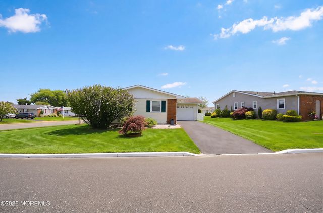 27 Tony Court, Brick, NJ 08724