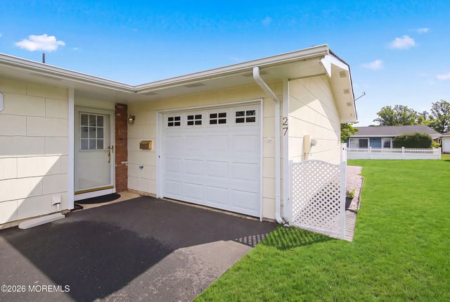 27 Tony Court, Brick, NJ 08724