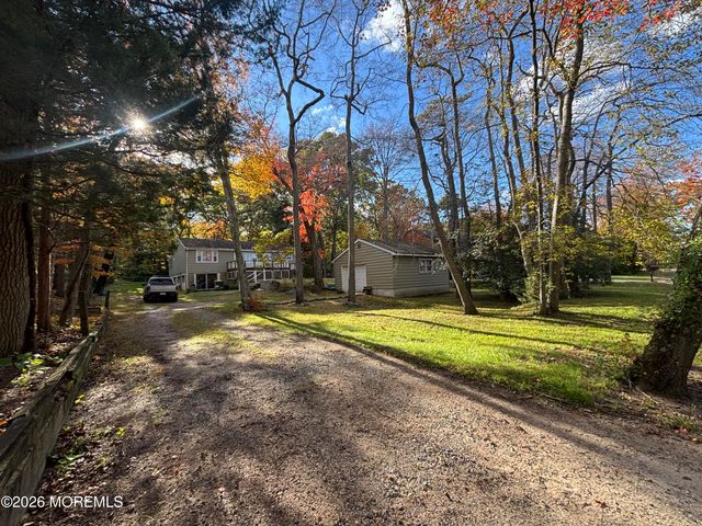 824 S Lake Drive, Lakewood, NJ 08701