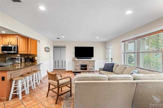 818 HOPE AVENUE, New Smyrna Beach, FL 32169