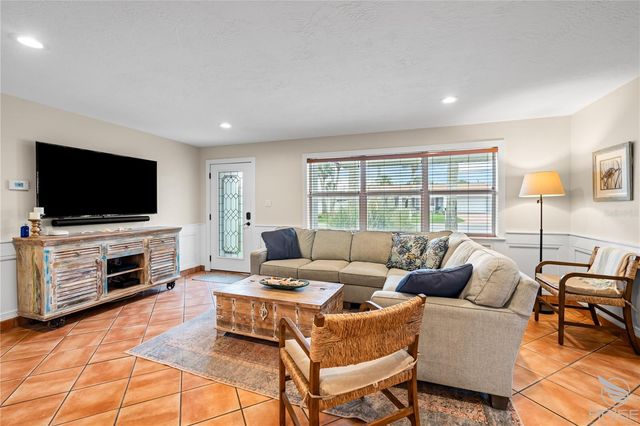 818 HOPE AVENUE, New Smyrna Beach, FL 32169