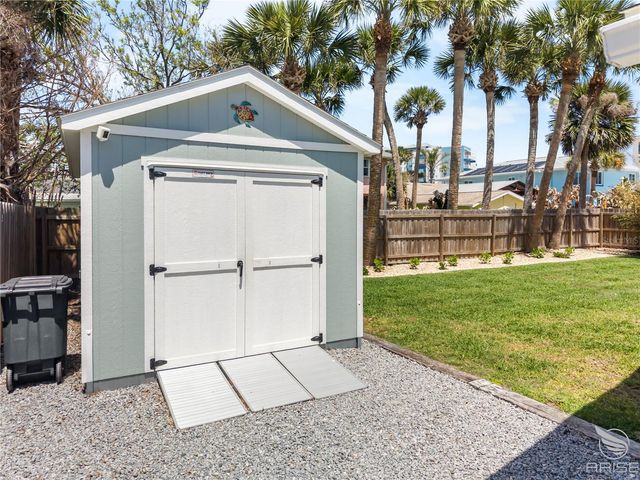 818 HOPE AVENUE, New Smyrna Beach, FL 32169