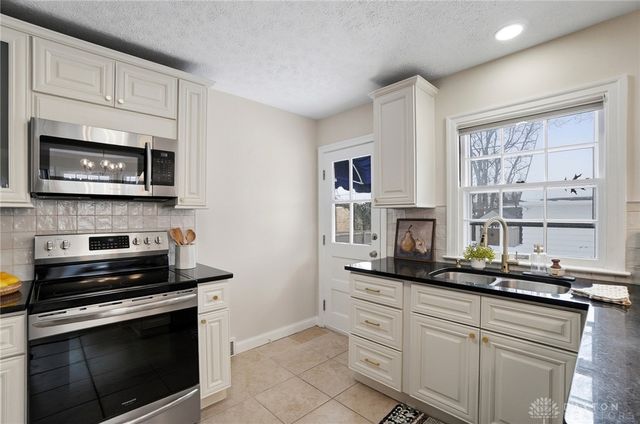 726 Acorn Drive, Oakwood, OH 45419