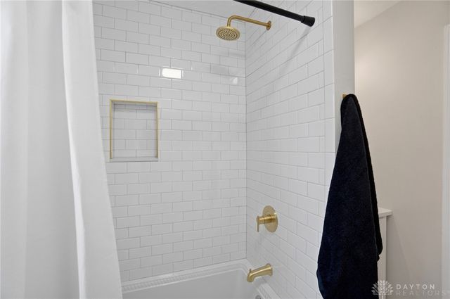 726 Acorn Drive, Oakwood, OH 45419