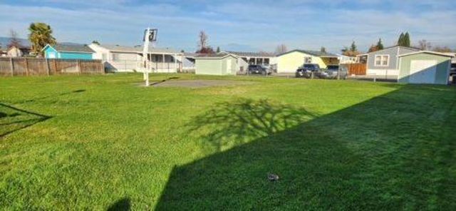 1570 S Peach Street SPC 100, Medford, OR 97501