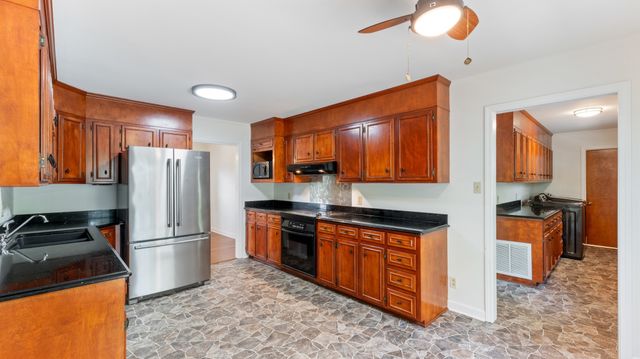 575 Joyce Cir, Lewisburg, TN 37091