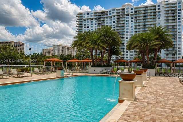 2801 NE 183rd St 508W, Aventura, FL 33160