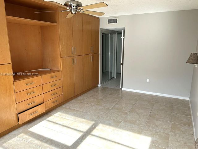 2801 NE 183rd St 508W, Aventura, FL 33160