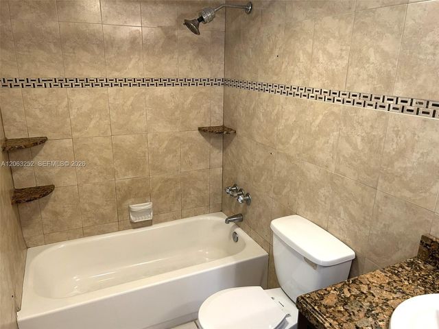 2801 NE 183rd St 508W, Aventura, FL 33160