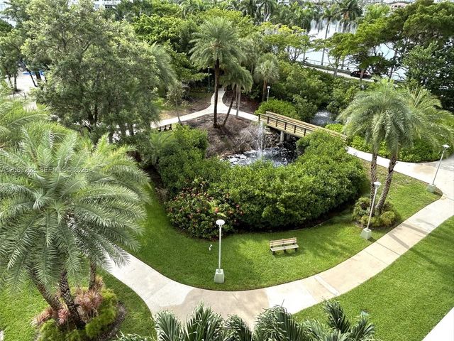 2801 NE 183rd St 508W, Aventura, FL 33160