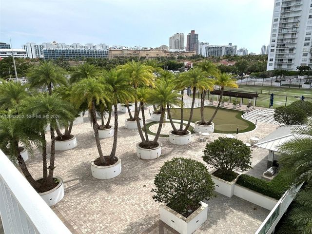 2801 NE 183rd St 508W, Aventura, FL 33160
