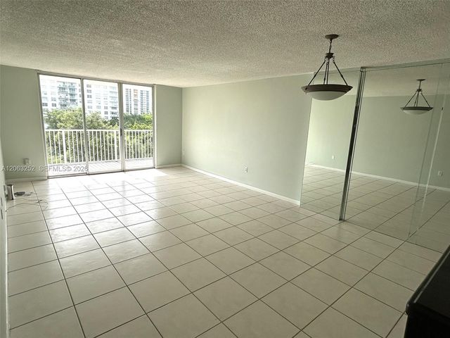 2801 NE 183rd St 508W, Aventura, FL 33160
