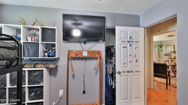 11 Swan Avenue, New Smyrna Beach, FL 32168