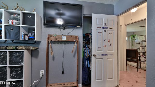 11 Swan Avenue, New Smyrna Beach, FL 32168