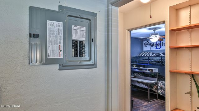 11 Swan Avenue, New Smyrna Beach, FL 32168