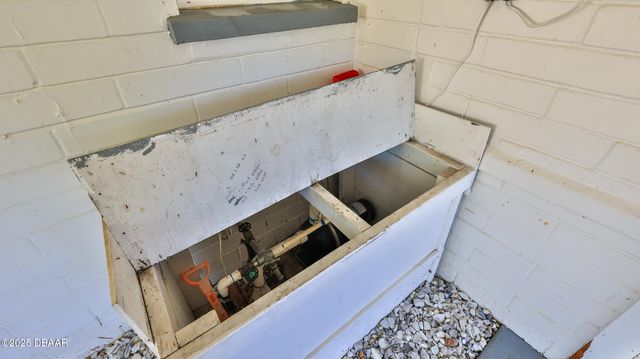 11 Swan Avenue, New Smyrna Beach, FL 32168