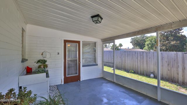 11 Swan Avenue, New Smyrna Beach, FL 32168