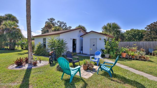 11 Swan Avenue, New Smyrna Beach, FL 32168