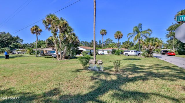 11 Swan Avenue, New Smyrna Beach, FL 32168