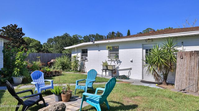 11 Swan Avenue, New Smyrna Beach, FL 32168