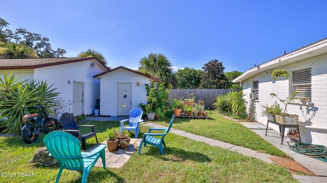 11 Swan Avenue, New Smyrna Beach, FL 32168