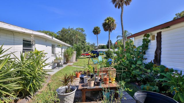 11 Swan Avenue, New Smyrna Beach, FL 32168