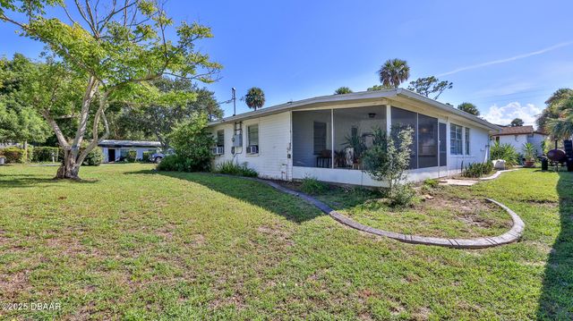 11 Swan Avenue, New Smyrna Beach, FL 32168
