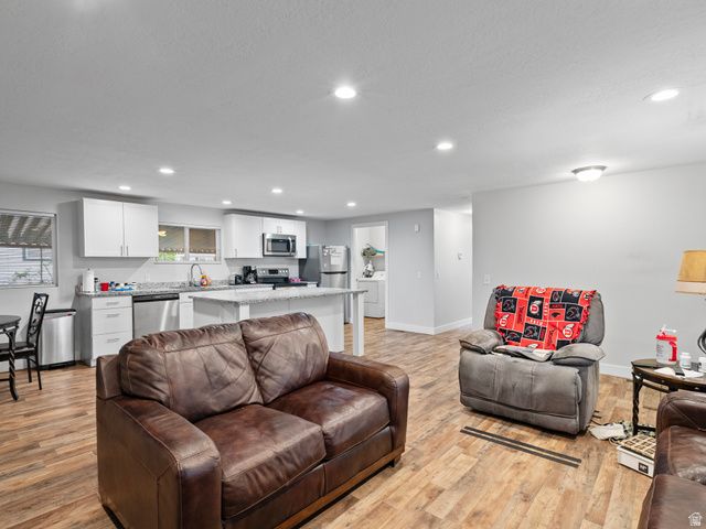 779 W MONTE BELLA, Taylorsville, UT 84123