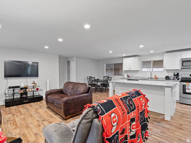 779 W MONTE BELLA, Taylorsville, UT 84123