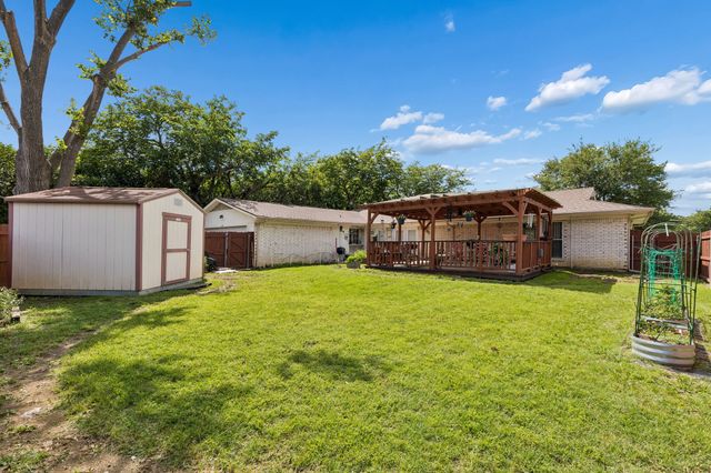 1310 Briar Hollow Lane, Garland, TX 75043