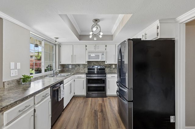 1310 Briar Hollow Lane, Garland, TX 75043