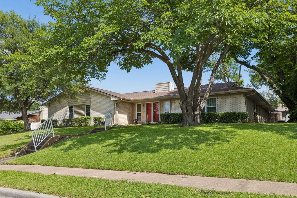 1310 Briar Hollow Lane, Garland, TX 75043