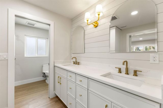 10088 PARADISE BOULEVARD, Treasure Island, FL 33706