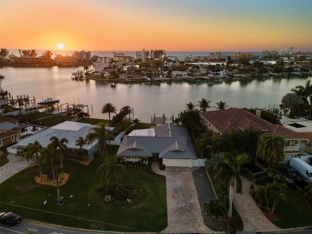 10088 PARADISE BOULEVARD, Treasure Island, FL 33706