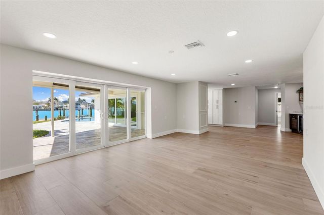 10088 PARADISE BOULEVARD, Treasure Island, FL 33706