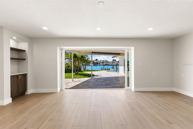 10088 PARADISE BOULEVARD, Treasure Island, FL 33706